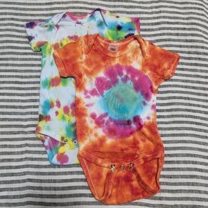 Infant tie-dye onesie 2 pack